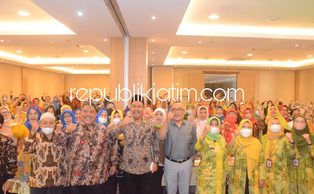 MELEK - Bupati Sidoarjo Ahmad Muhdlor Ali mengajak para pemilik koperasi di Sidoarjo melek regulasi (peraturan) saat Sosialisasi Peraturan Perundang-Undangan Pengawasan dan Pemeriksaan Koperasi di Fave Hotel Sidoarjo, Selasa (14/06/2022).