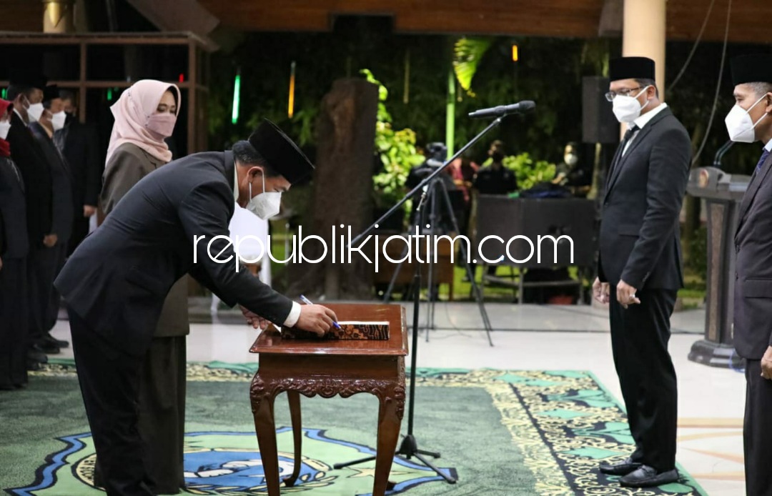 LANTIK - Bupati Sidoarjo, Ahmad Muhdlor Ali melantik beberapa pejabat di lingkungan Pemkab Sidoarjo di Pendopo Delta Wibawa pada Oktober 2021 lalu.