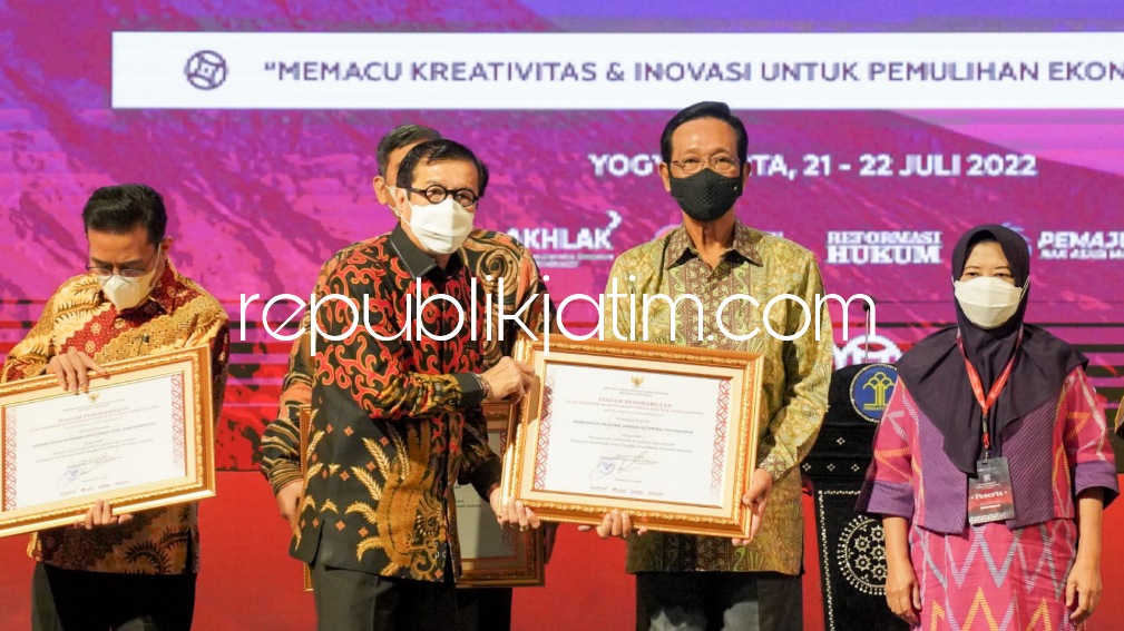 PAPARAN - Menteri Hukum dan HAM, Yasonna H Laoly menyebutkan pelaku Ekonomi Kreatif (Ekraf) bisa mendapat pembiayaan dari bank dan lembaga keuangan non bank dengan menjadikan Kekayaan Intelektual (KI) sebagai jaminan, Kamis (21/07/2022).