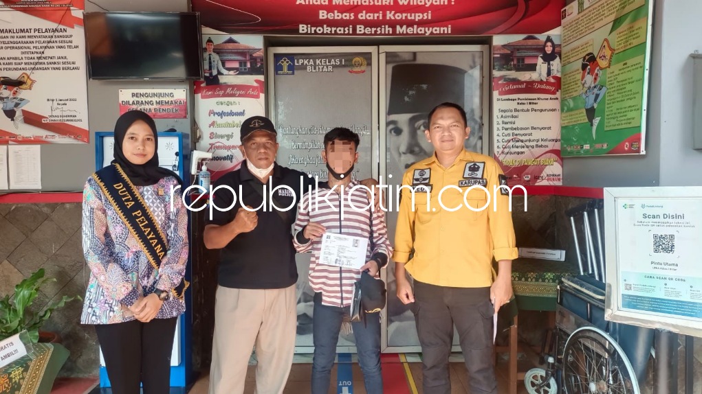 REMISI - Sebanyak tujuh Satker Pemasyarakatan Jatim terbanyak berasal dari Lembaga Pembinaan Khusus Anak (LPKA) Kelas I Blitar mendapatkan remisi Hari Anak Nasional (HAN), Sabtu (23/07/2022).