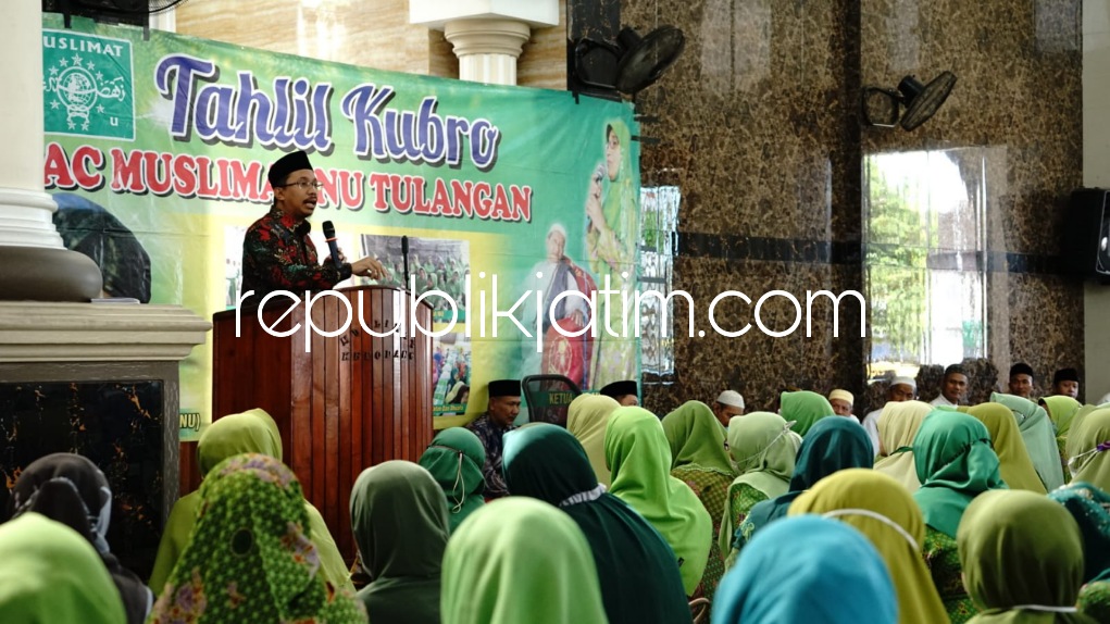 TAHLIL - Bupati Sidoarjo, Ahmad Muhdlor Ali menghadiri acara Tahlil Kubro yang digelar PAC Muslimat NU Tulangan di Masjid Nurul Huda, Desa Kepadangan, Kecamatan Tulangan, Sidoarjo, Jumat (29/07/2022). 