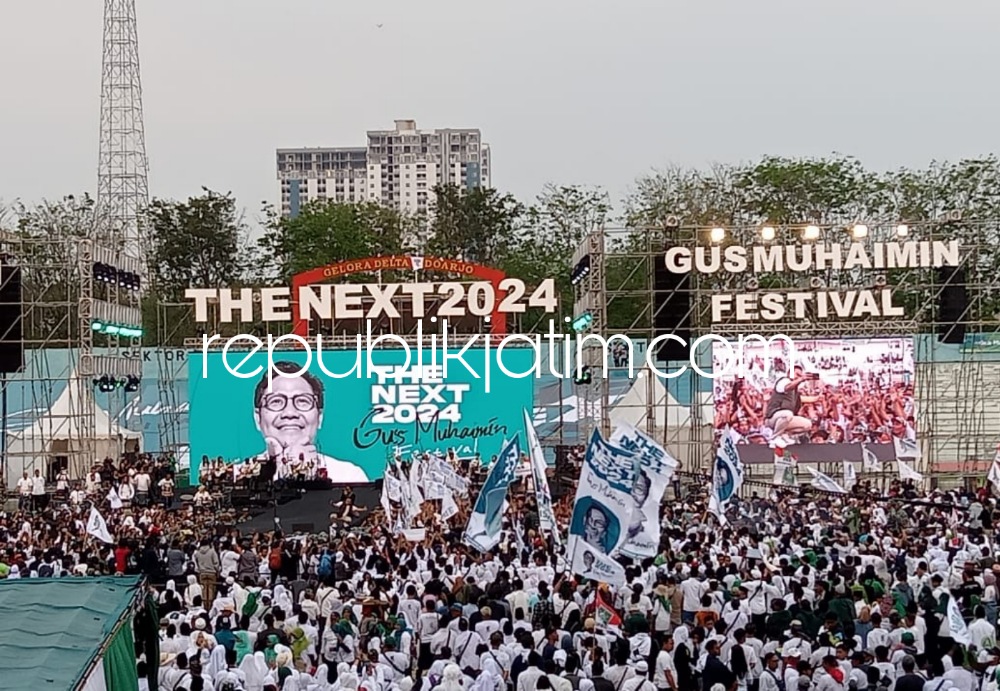 BANJIR - Acara Gus Muhaimin Festival The Next 2024 yang dimotori PKB Jatim dibanjiri puluhan ribu pendukung dari berbagai wilayah tumplek blek di GOR Sidoarjo memberi dukungan Ketua Umum PKB Abdul Muhaimin Iskandar maju Pilpres 2024, Sabtu (06/08/2022).