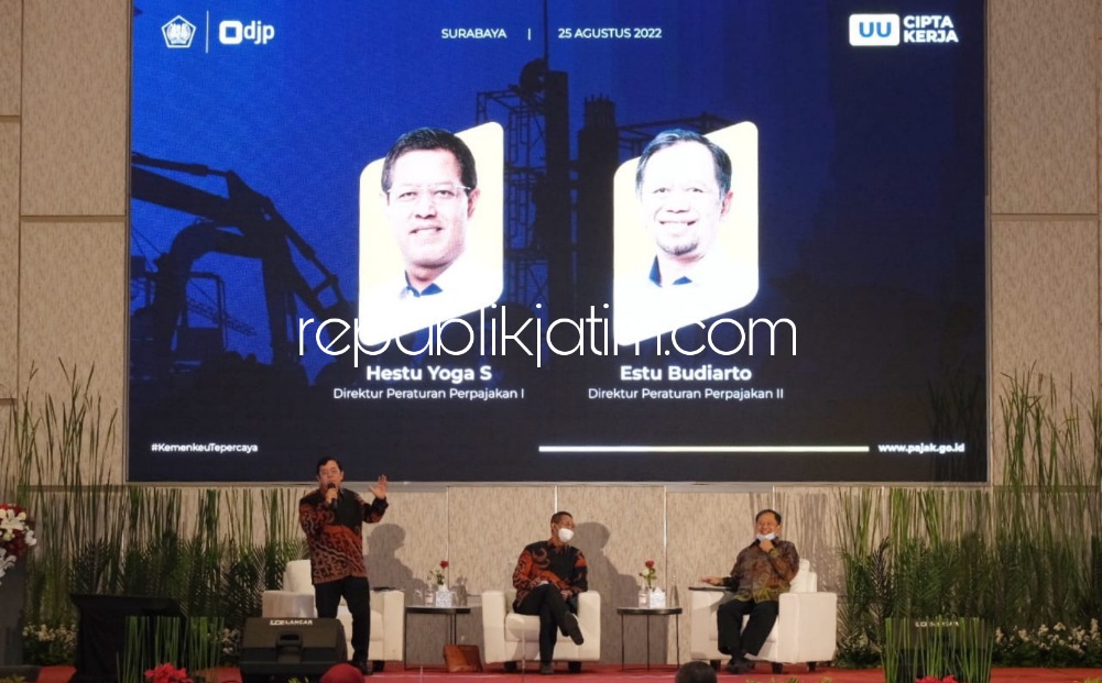 SOSIALISASI - Direktorat Jenderal Pajak (DJP) bekerja sama Pemerintah Provinsi Jawa Timur menggelar sosialisasi lanjutan Undang-Undang Nomor 11 Tahun 2020 tentang Cipta Kerja (UU Ciptaker) klaster perpajakan di Surabaya, Kamis (25/08/2022).