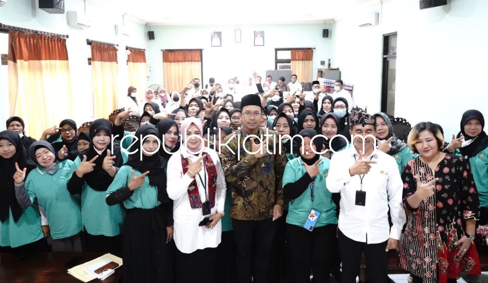 TUTUP - Komitmen Pemkab Sidoarjo menciptakan 100.000 yang menjadi salah satu 17 program prioritas Bupati dan Wakil Bupati Sidoarjo, Ahmad Muhdlor Ali dan Subandi terus berjalan seperti saat penutupan pelatihan di Wonoayu, Rabu (07/09/2022).