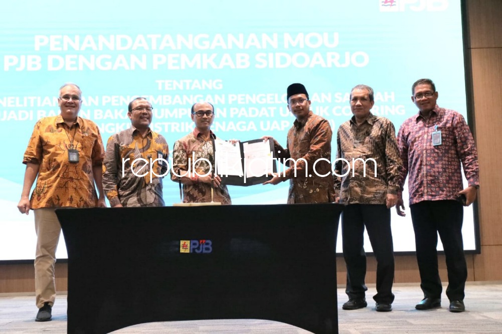 MOU - Kerjasama Penelitian dan Pengembangan Pengelolaan Sampah jadi Bahan Bakar Jumputan Padat untuk Co Firing PLTU diteken Bupati Sidoarjo Ahmad Muhdlor dan Direktur Operasi 2 PT PJB Rachmanoe Indarto di Kantor Pusat PT PJB Surabaya, Selasa (13/09/2022).