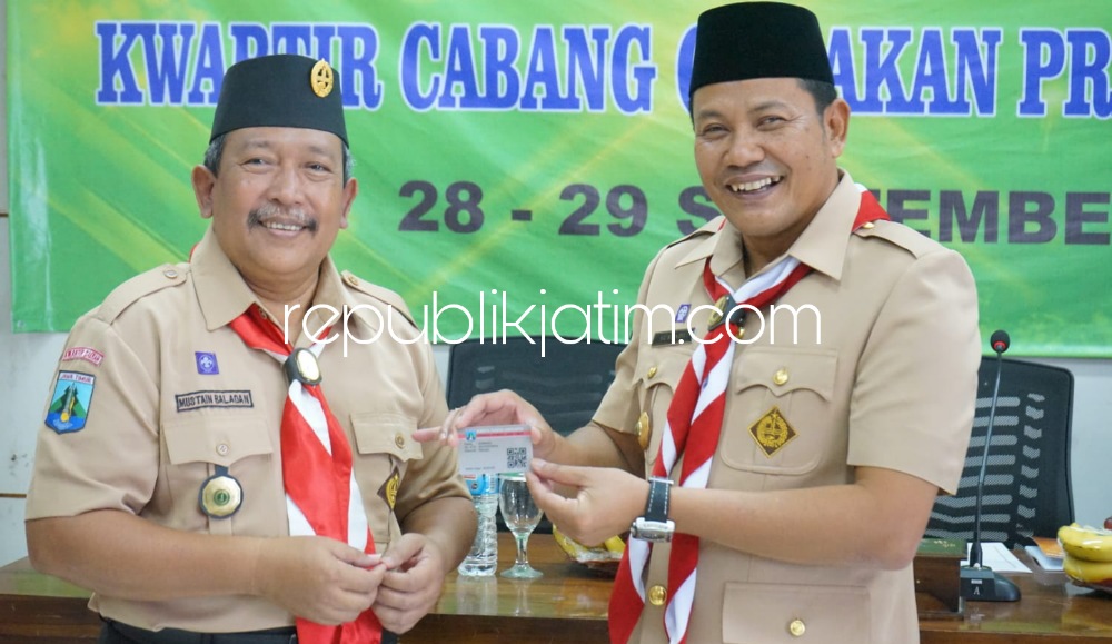 PEMBINAAN - Wakil Bupati Sidoarjo Subandi membuka acara pembinaan Gugus Depan Pramuka di Aula Sanggar Pramuka Sidoarjo, Rabu (28/09/2022). 