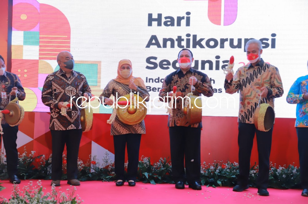 HAKORDIA - Ketua KPK RI, Firli Bahuri saat membuka peringatan Hari Antikorupsi Sedunia (Hakordia) yang jatuh tanggal 9 Desember 2022 di Gedung Negara Grahadi, Surabaya, Kamis (01/12/2022).