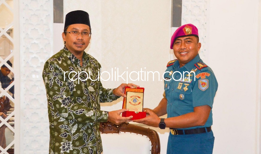 SILATURRAHMI - Komandan Brigif 2 Marinir Kolonel Marinir I Gede Edy Supryadi M Tr Hanla, M Tr (Han) bersama rombongan mengunjungi datang ke Kantor Bupati Sidoarjo, Ahmad Muhdlor Ali untuk bersilaturrahmi, Rabu (28/12/2022).