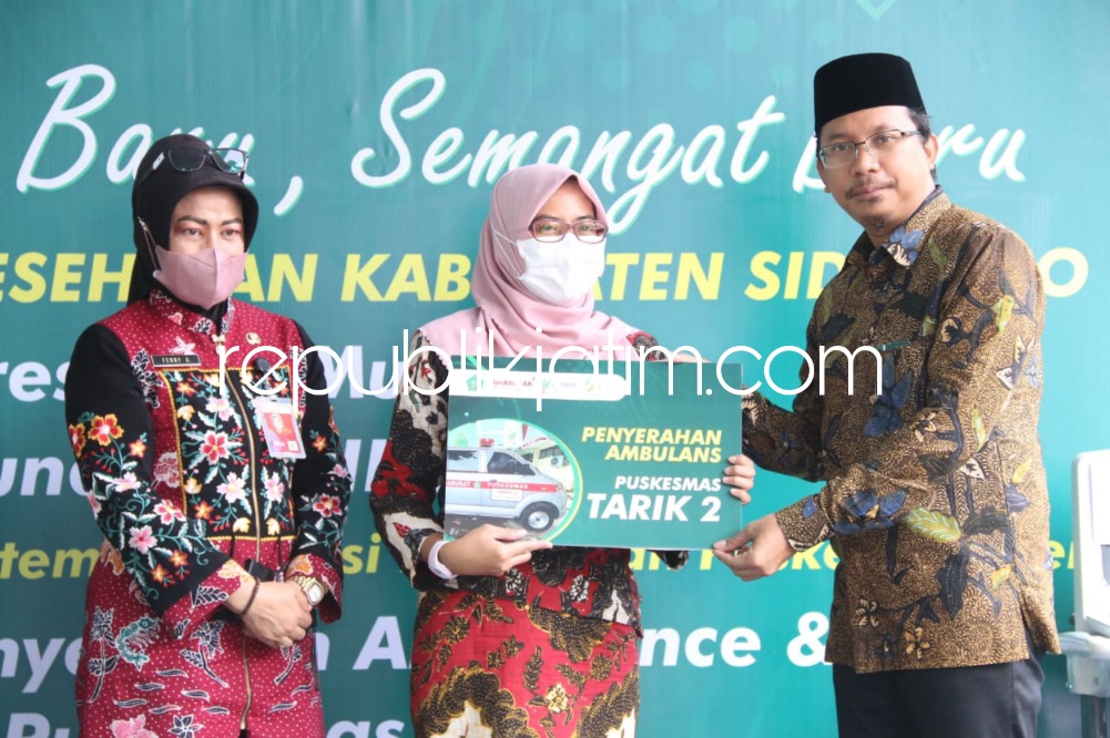 LAUNCHING - Aplikasi Sikuat ini, dilaunching Bupati Sidoarjo Ahmad Muhdlor Ali didampingi Kepala Dinkes Pemkab Sidoarjo, Dr Fenny Apridawati melaunching aplikasi layanan Sikuat di kantor Dinkes Pemkab Sidoarjo, Selasa (03/01/2023).