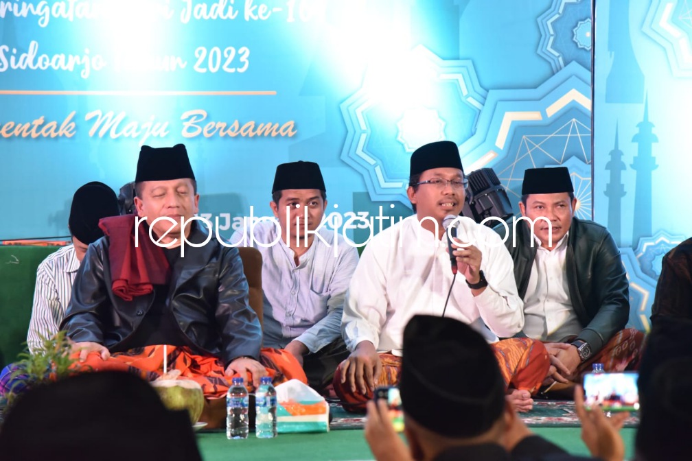 SEMAAN - Bupati dan Wakil Bupati Sidoarjo, Ahmad Muhdlor Ali dan Subandi menghadiri acara Semaan Al Qur'an Jantiko Mantab Jumat Wage yang digelar di Pendopo Delta Wibawa, Jumat (13/01/2023) malam. 