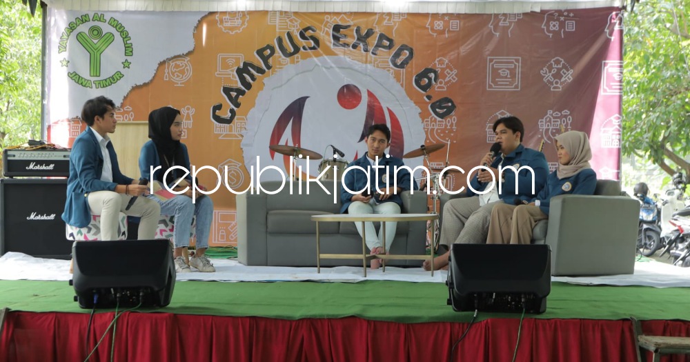 EXPO - Ikatan Alumni SMA Al Muslim periode 2022 - 2023 menggelar Campus Expo 6.0 sebagai wadah siswa dan siswi mendapat informasi langsung tentang cara masuk, proses belajar, organisasi dan lainnya di SMA Al Muslim, Waru, Sidoarjo, Kamis (26/01/2023).