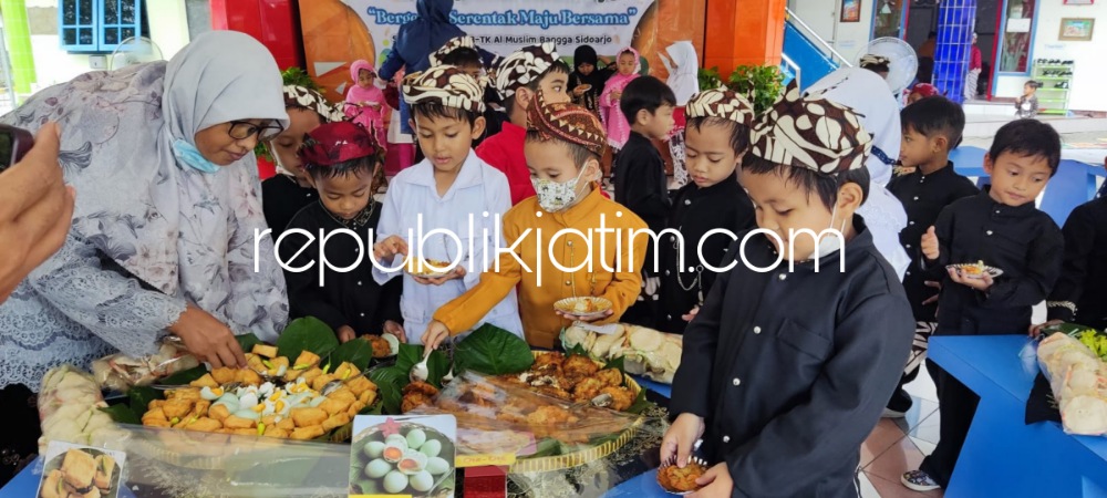 MERIAH - Inilah sejumlah kemeriahan puncak peringatan Harjasda ke 164 yang digelar siswa dan siswi KB TK Al Muslim, Kecamatan Waru, Sidoarjo, Selasa (31/01/2023).