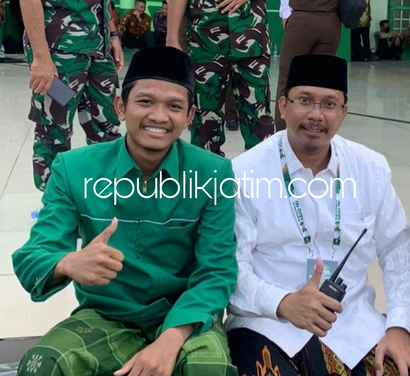 HT - Bupati Sidoarjo, Ahmad Muhdlor Ali tidak pernah melepas HT dari tangannya untuk suksesi pelaksanaan Resepsi Puncak Harlah 1 Abad NU di Gelora Delta Sidoarjo, Selasa (07/02/2023).