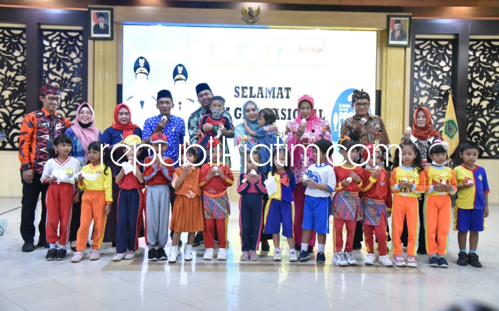 STUNTING - Bupati Sidoarjo Ahmad Muhdlor Ali bakal turun sendiri untuk menurunkan angka stunting yang naik 1,3 persen selama 2 tahun terkahir saat peringatan Hari Gizi Nasional (HGN) di Pendopo Delta Wibawa, Kamis (16/02/2023).