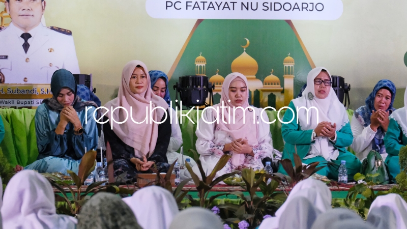 PENGAJIAN - Ketua TP PKK Kabupaten Sidoarjo sekaligus istri Bupati Sidoarjo, Ny Sa'adah Ahmad Muhdlor mengajak masyarakat berdoa di malam Nisfu Sya'ban untuk mendekatkan diri kepada sang pencipta, Sabtu (24/02/2024).