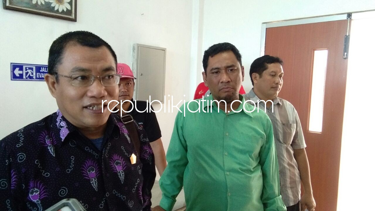 DIEVALUASI - Ketua Komisi D, Usman berjanji bakal membentuk tim dan hearing terkait pelayanan Puskesmas Krian, Sabtu (27/01/2018).